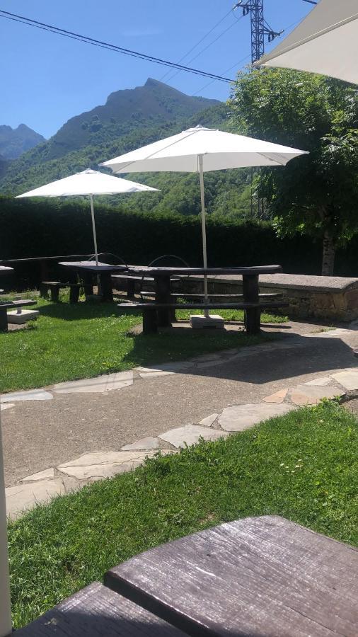 Hotel Restaurante La Carasca Orle Exterior photo